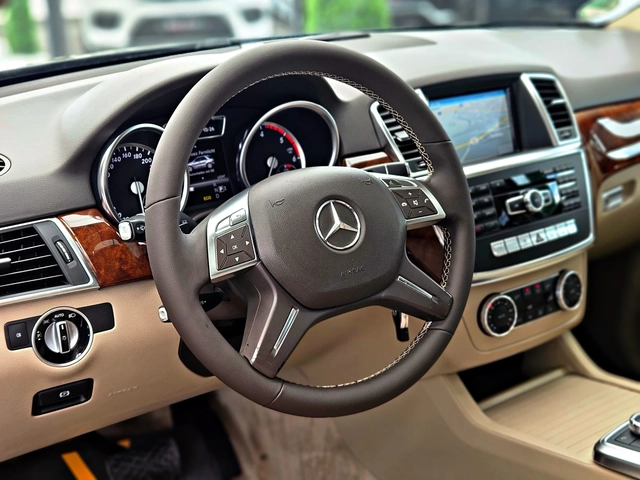 Mercedes-Benz ML 350 !AMG/GERMANY/AIRMATIC/ПОДГРЕВ/ЕЛ.ТЕГЛИЧ/ШИБЕДАХ/LI - автомобили, коли, обяви за нови и употребявани 10