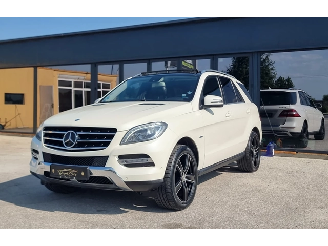 Mercedes-Benz ML 350 Panorama* AMG* Keyless* Distronic* Camera* - автомобили, коли, обяви за нови и употребявани 3
