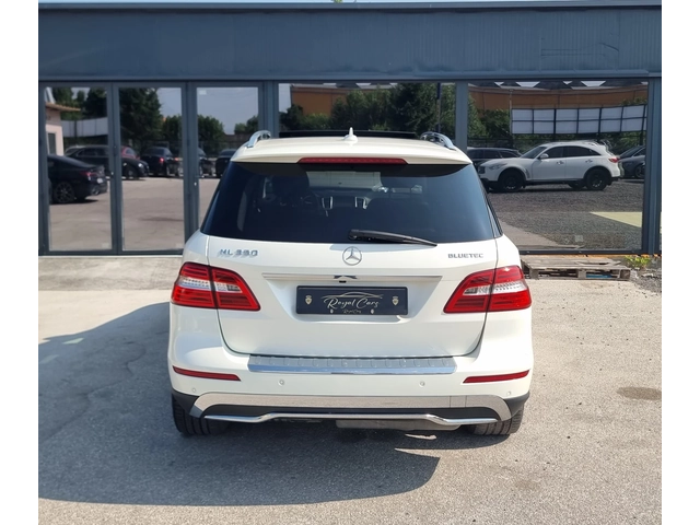 Mercedes-Benz ML 350 Panorama* AMG* Keyless* Distronic* Camera* - автомобили, коли, обяви за нови и употребявани 5