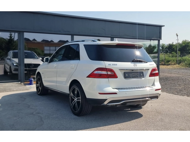 Mercedes-Benz ML 350 Panorama* AMG* Keyless* Distronic* Camera* - автомобили, коли, обяви за нови и употребявани 6