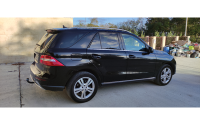 Mercedes-Benz ML 350 Sport - автомобили, коли, обяви за нови и употребявани 6