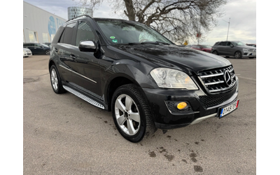 mercedes-benz-ml-420 - 1