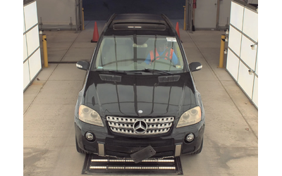 mercedes-benz-ml-500 - 1