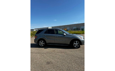 mercedes-benz-ml-550 - 1