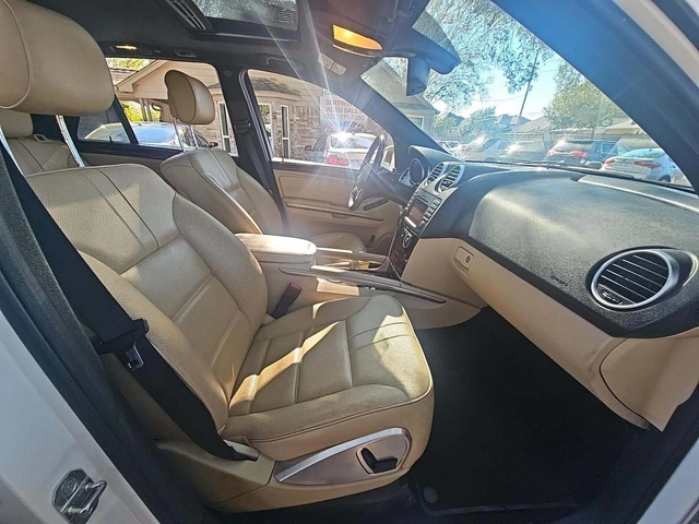 Mercedes-Benz ML 550 4MATIC* 5.5 388* ТОП СЪСТОЯНИЕ* - автомобили, коли, обяви за нови и употребявани 5