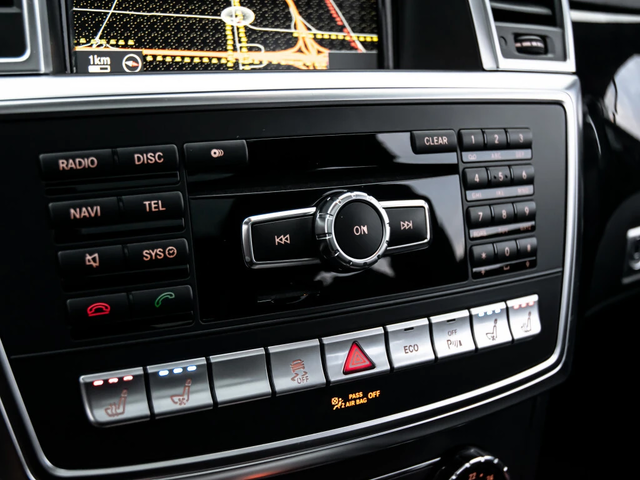 Mercedes-Benz ML 63 AMG AMG| NAV| PANOROOF| B.SPOT| LOADED| - автомобили, коли, обяви за нови и употребявани 11