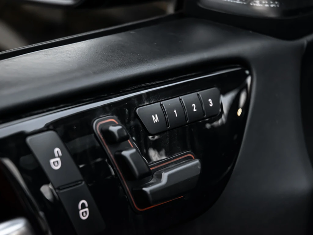 Mercedes-Benz ML 63 AMG AMG| NAV| PANOROOF| B.SPOT| LOADED| - автомобили, коли, обяви за нови и употребявани 9