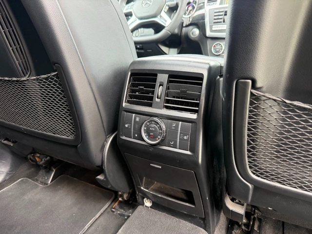 Mercedes-Benz ML 63 AMG SPEEDSHIFT - автомобили, коли, обяви за нови и употребявани 15