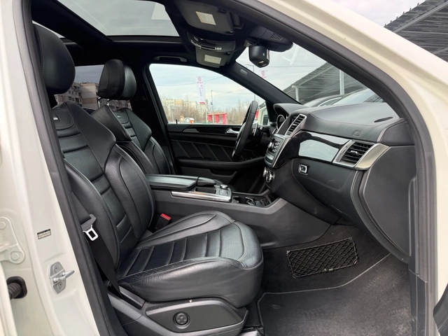 Mercedes-Benz ML 63 AMG SPEEDSHIFT - автомобили, коли, обяви за нови и употребявани 7
