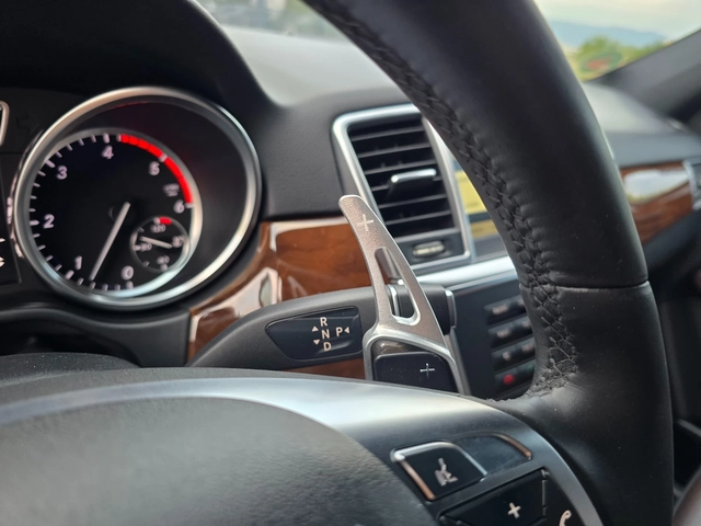 Mercedes-Benz ML * AMG Edition * Key less GO * Distronic * Camera * - автомобили, коли, обяви за нови и употребявани 10