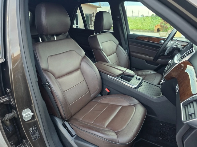 Mercedes-Benz ML * AMG Edition * Key less GO * Distronic * Camera * - автомобили, коли, обяви за нови и употребявани 14