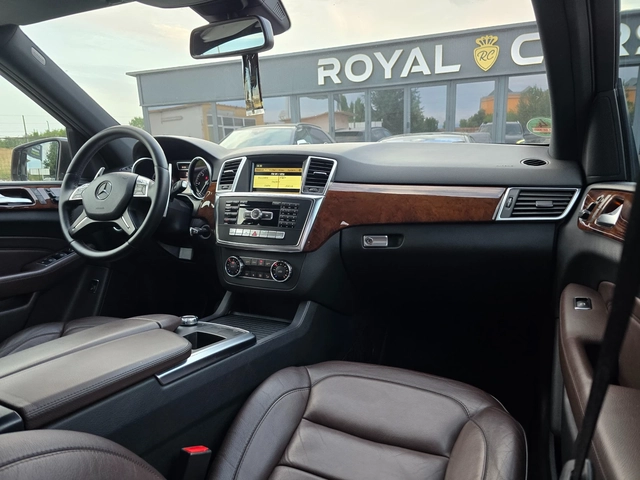 Mercedes-Benz ML * AMG Edition * Key less GO * Distronic * Camera * - автомобили, коли, обяви за нови и употребявани 15