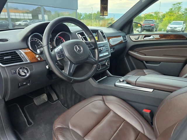 Mercedes-Benz ML * AMG Edition * Key less GO * Distronic * Camera * - автомобили, коли, обяви за нови и употребявани 9