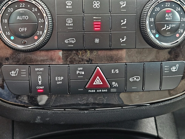 Mercedes-Benz R 350 AMG/4MAT/GERMANY/CAMERA/CAR PLAY/ПОДГРЕВ/AIRMAT/LI - автомобили, коли, обяви за нови и употребявани 11