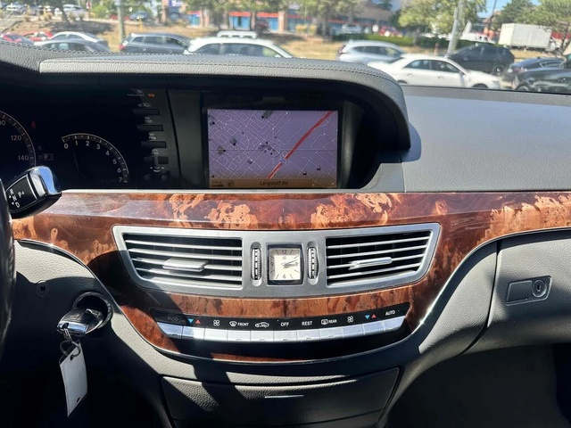 Mercedes-Benz S 550 - автомобили, коли, обяви за нови и употребявани 10