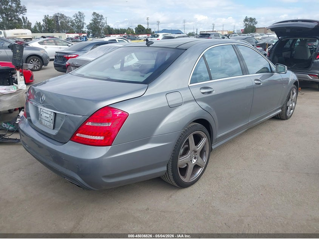 Mercedes-Benz S 550 4.6L V-8 DI, DOHC, VVT, TURBO, 429HP Rear Wheel Drive - автомобили, коли, обяви за нови и употребявани 3