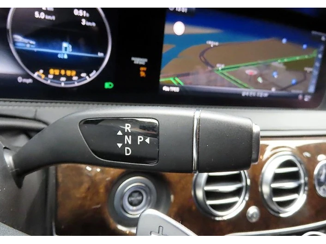 Mercedes-Benz S 560 - автомобили, коли, обяви за нови и употребявани 10