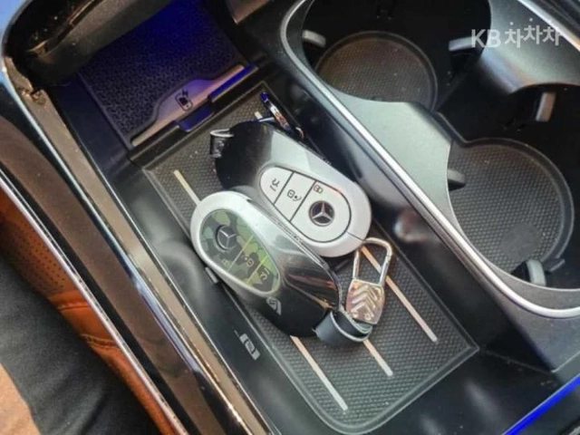 Mercedes-Benz S 580 MAYBACH - автомобили, коли, обяви за нови и употребявани 10