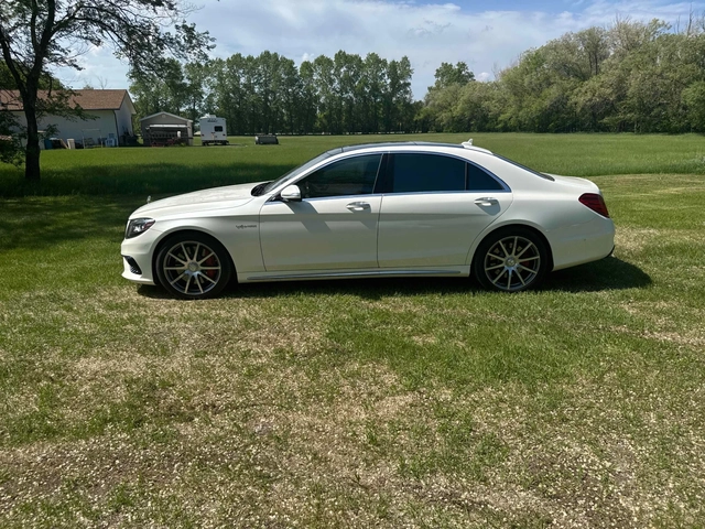 Mercedes-Benz S 63 AMG БЯЛА ПЕРЛА / УНИКАТ / CARFAX - автомобили, коли, обяви за нови и употребявани 3