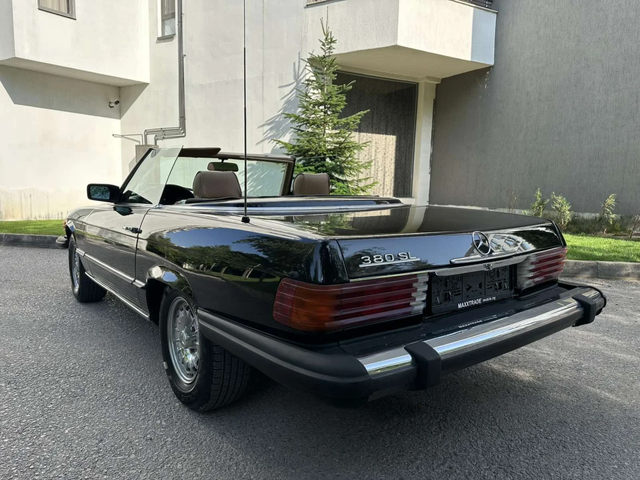 Mercedes-Benz SL 380 / КЛИМАТИК / ЕЛЕКТРИЧЕСКИ ПРОЗОРЦИ - автомобили, коли, обяви за нови и употребявани 4