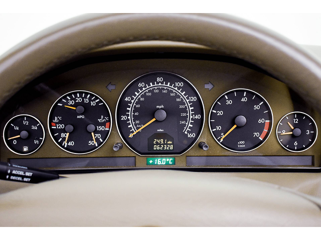 Mercedes-Benz SL 500 - автомобили, коли, обяви за нови и употребявани 15