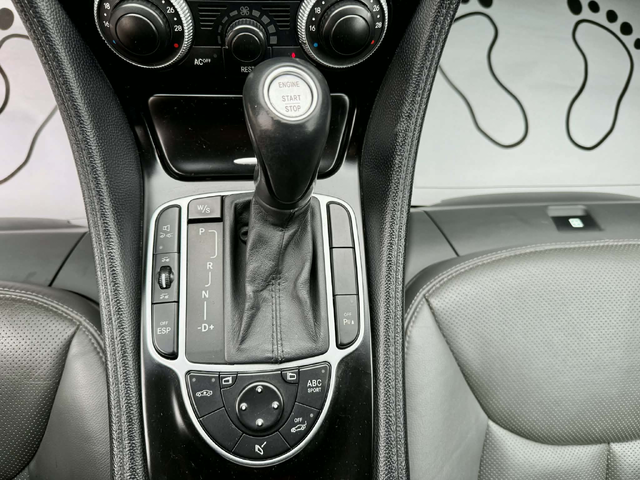 Mercedes-Benz SL 500 - автомобили, коли, обяви за нови и употребявани 11