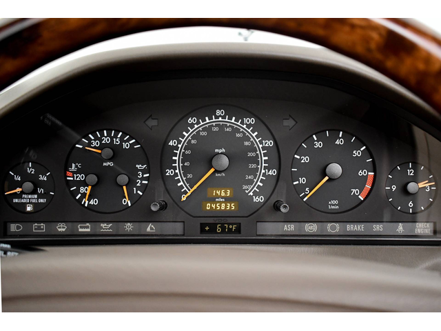 Mercedes-Benz SL 500 40th Anniversary Roadster Edition - автомобили, коли, обяви за нови и употребявани 16