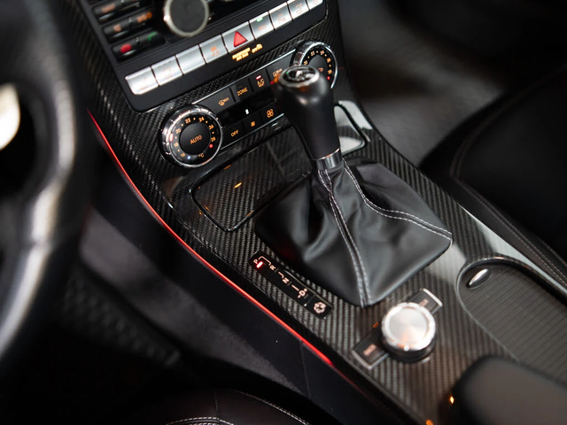 Mercedes-Benz SLK 55 AMG * AMG Line * HeadUp * * AвтоКредит* (ЦЕНА ДО БГ) - автомобили, коли, обяви за нови и употребявани 12