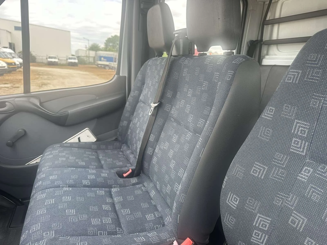 Mercedes-Benz Sprinter 208 - автомобили, коли, обяви за нови и употребявани 11