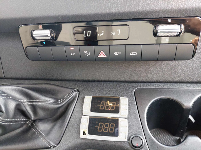 Mercedes-Benz Sprinter 2, 2d 143ps ХЛАДИЛЕН - автомобили, коли, обяви за нови и употребявани 6