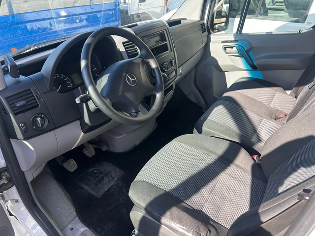 Mercedes-Benz Sprinter 413 CDI Хладилен + ток Клима 3.42м. до 3.5т. - автомобили, коли, обяви за нови и употребявани 13