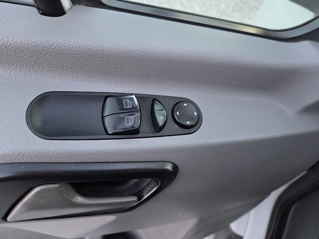 Mercedes-Benz Sprinter 511 CDI, Климатик, До 3.5 тона, 4.30 метра - автомобили, коли, обяви за нови и употребявани 12