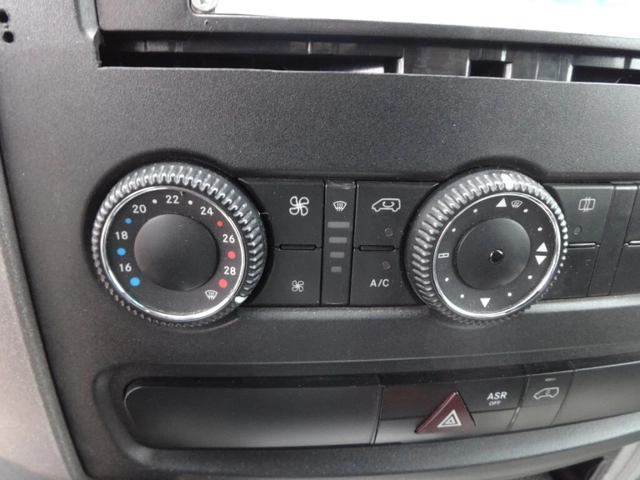 Mercedes-Benz Sprinter 519CDI - автомобили, коли, обяви за нови и употребявани 14