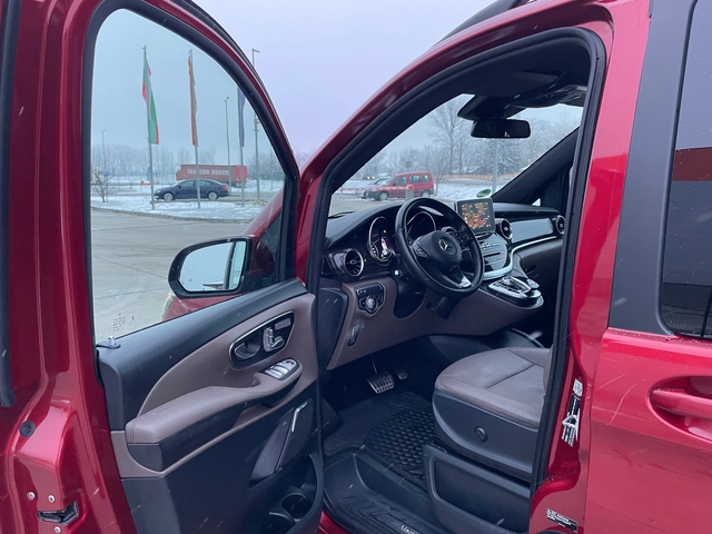 Mercedes-Benz V 300 AMG line 7 Местен ГОТОВ ЛИЗИНГ - автомобили, коли, обяви за нови и употребявани 8