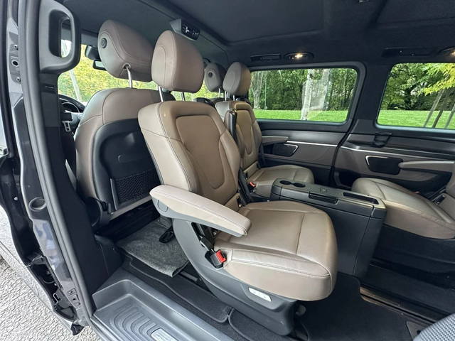 Mercedes-Benz V 300 d / 4-MATIC/ AMG OPTIC / ГАРАНЦИОНЕН - автомобили, коли, обяви за нови и употребявани 11