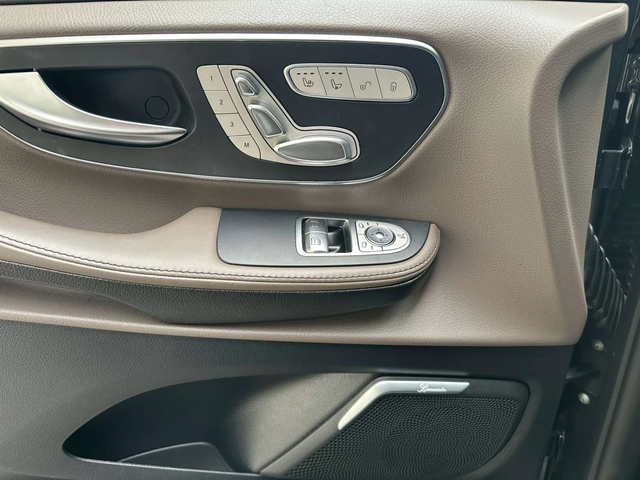Mercedes-Benz V 300 d / 4-MATIC/ AMG OPTIC / ГАРАНЦИОНЕН - автомобили, коли, обяви за нови и употребявани 13