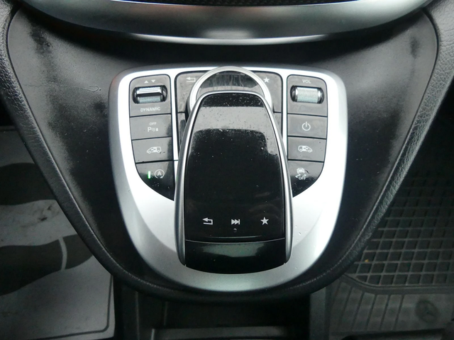 Mercedes-Benz V 300d 4Matic AMG L - автомобили, коли, обяви за нови и употребявани 5