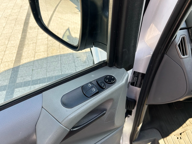 Mercedes-Benz Vito 5-местен Клима - автомобили, коли, обяви за нови и употребявани 9