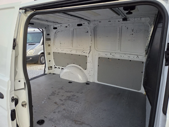 Mercedes-Benz Vito CDI 113, Климатик, Автомат - автомобили, коли, обяви за нови и употребявани 13