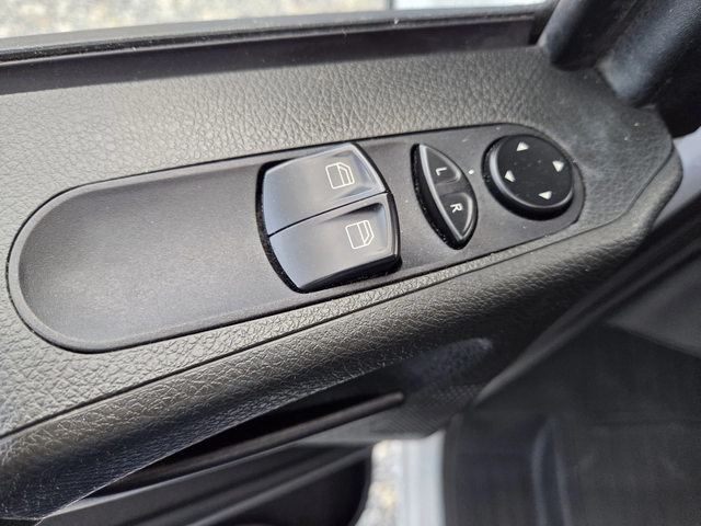 Mercedes-Benz Vito 113 CDI, Макси, Климатик, Две странични врати - автомобили, коли, обяви за нови и употребявани 12