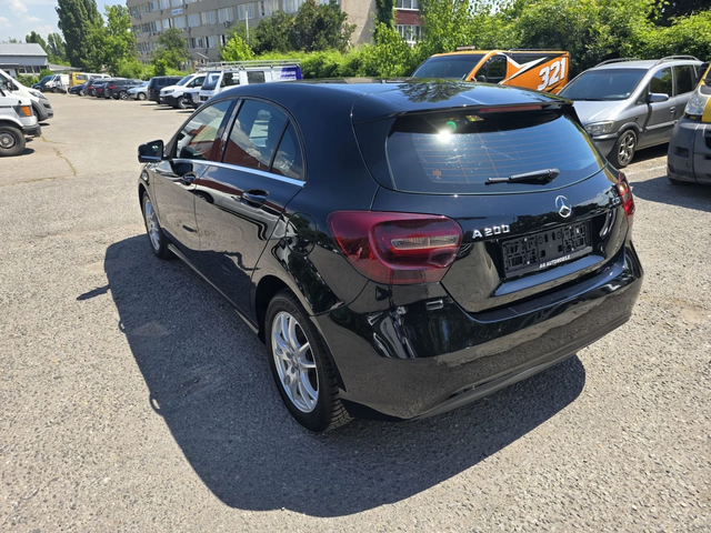 Mercedes-Benz W100 136 к.с. - автомобили, коли, обяви за нови и употребявани 5