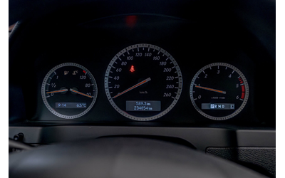 Mercedes C200 5G-Tronic/Xenon/Bluetooth/Tempomat/Климатроник - автомобили, коли, обяви за нови и употребявани 11