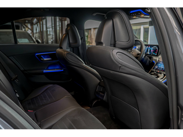 Mercedes C220 CDI/AMG/Камера/Подгрев/Амбиент - автомобили, коли, обяви за нови и употребявани 6