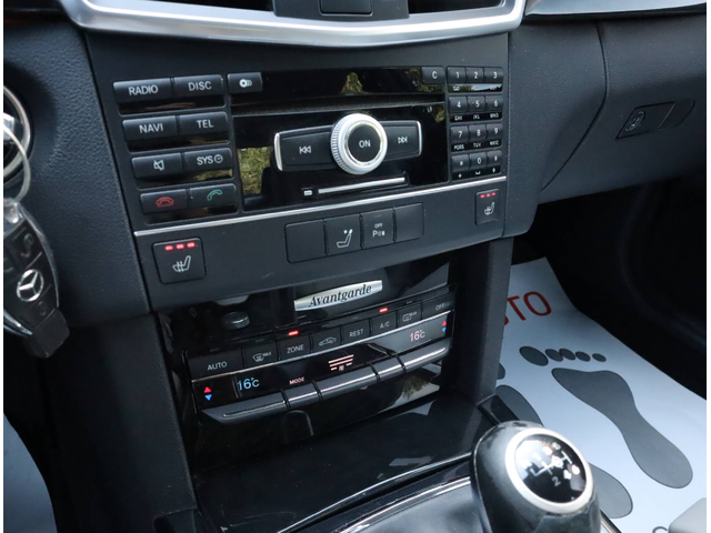 Mercedes E220 CDI/Avantgard/Подгрев/PDC/Навигация/Шибедах - автомобили, коли, обяви за нови и употребявани 10