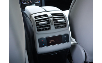 Mercedes E220 CDI/Avantgard/Подгрев/PDC/Навигация/Шибедах - автомобили, коли, обяви за нови и употребявани 11