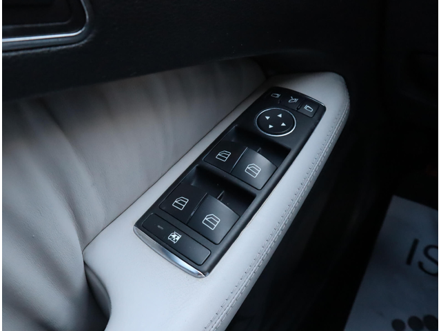 Mercedes E220 CDI/Avantgard/Подгрев/PDC/Навигация/Шибедах - автомобили, коли, обяви за нови и употребявани 17