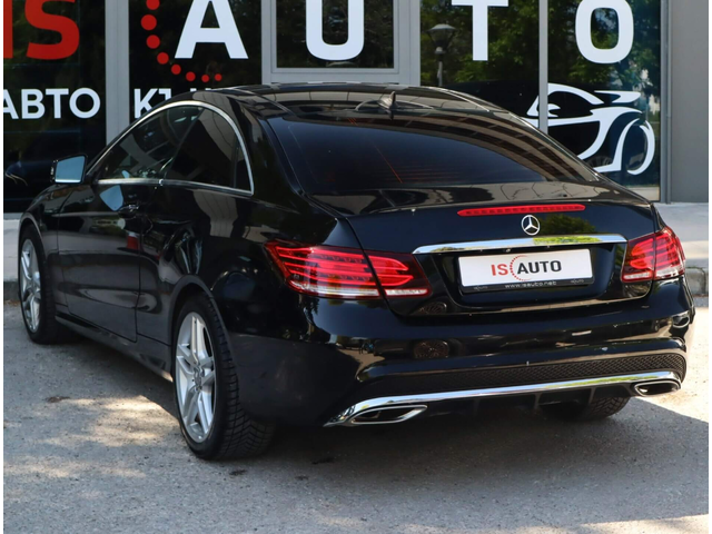 Mercedes E400 4Matic/AMG/Coupe/Harman Kardon/Panorama/Memory/Камера - автомобили, коли, обяви за нови и употребявани 3