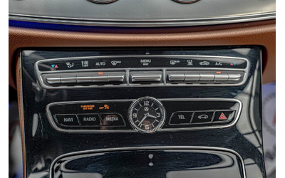 Mercedes E400 Coupe/4Matic/AMG/Burmester/Обдувхане/Virtual/Камера - автомобили, коли, обяви за нови и употребявани 9