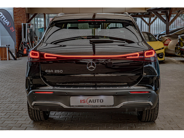 Mercedes EQA 250/Edition/AMG line/HuD/Burmester/Ambient/Панорама/Камера 360/ - автомобили, коли, обяви за нови и употребявани 3