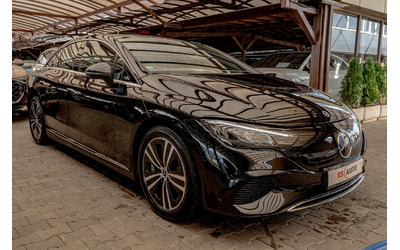 mercedes-eqe-300-98kwh-mbux-ambient-podgrev - 1
